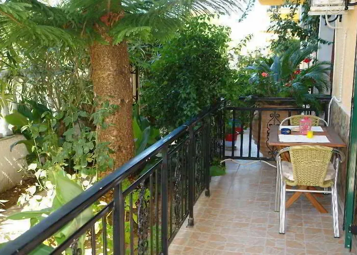 Nefeli Konukevi Agios Georgios (Corfu)