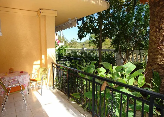 Nefeli Konukevi Agios Georgios (Corfu)