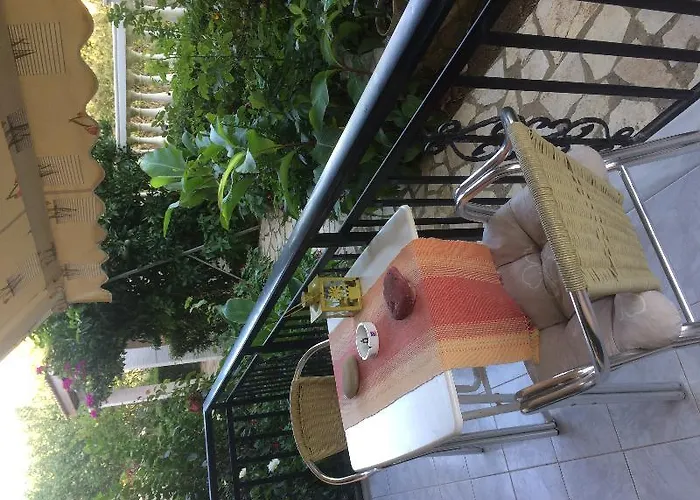 Konukevi Nefeli Agios Georgios (Corfu)