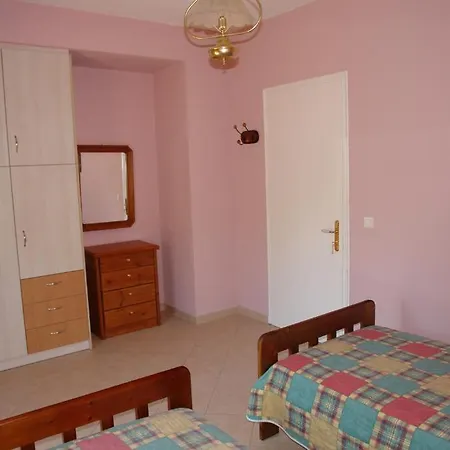 Nefeli Guest house 2*
