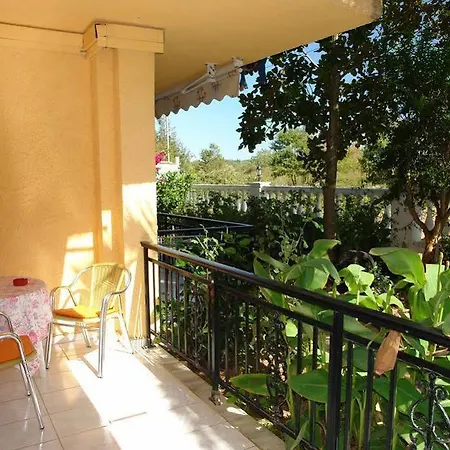 Guest house Nefeli 2*