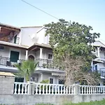 בית הארחה Nefeli אגיוס גיורגיוס