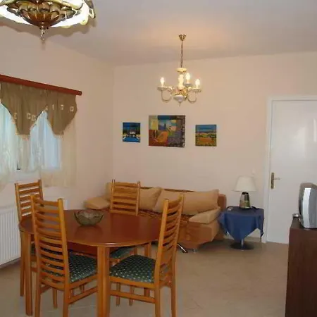 Nefeli بيت ضيافة