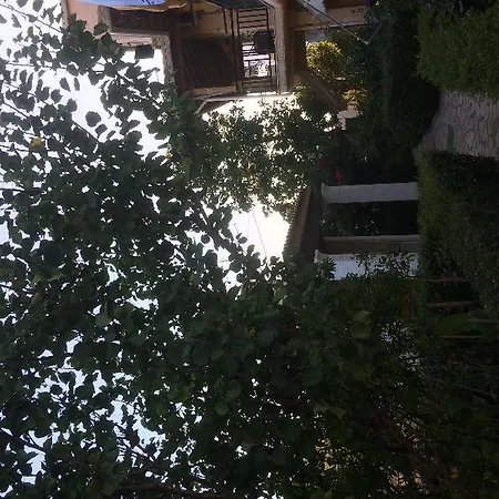 بيت ضيافة Nefeli 4*